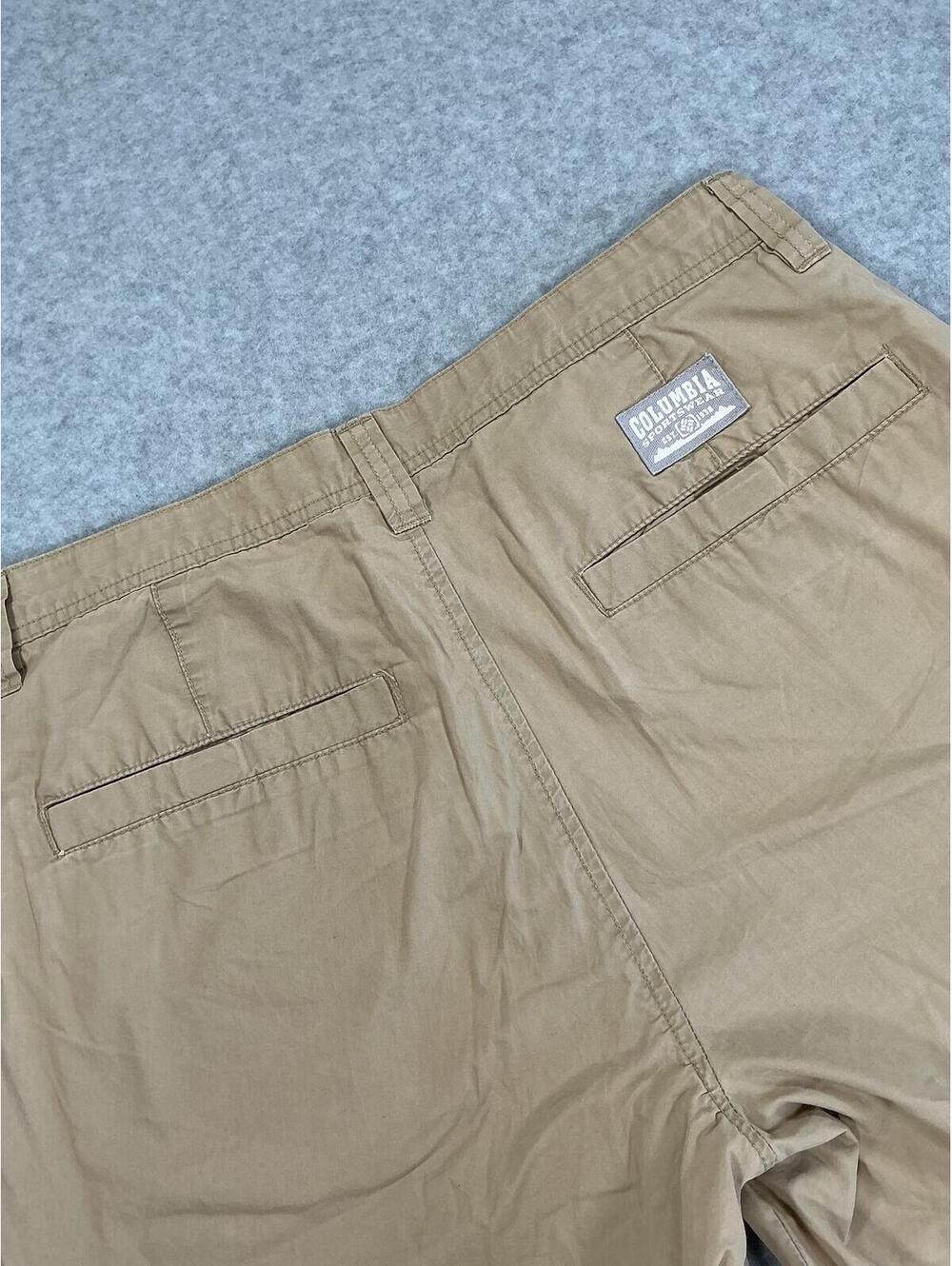 Columbia Men's Khaki Casual‎ Shorts